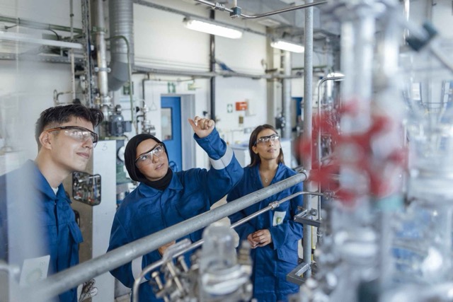 bp scientists in lab conducting research, highlighting innovation, technology, and advanced energy solutions.